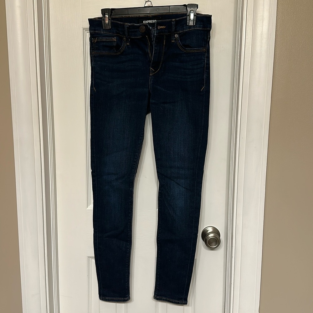 W express jeans. Legging mid rise. Stretch. Size 4R. Barely worn.